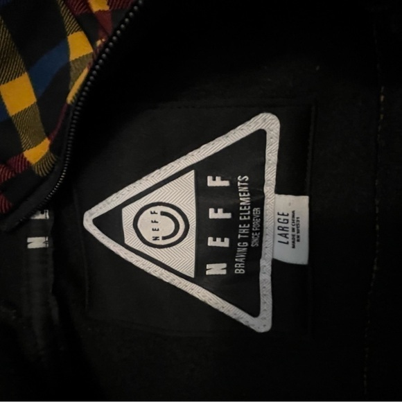 NEFF Snowboarding Jacket. Size Large - Picture 2 of 3